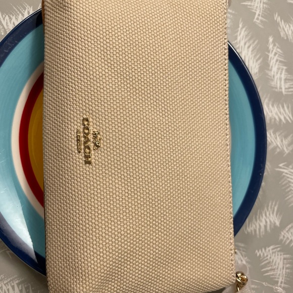 Coach Wristlet - Picture 4 of 8